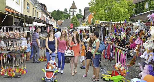 Bummeln, Freunde treffen, kaufen, was es sonst nirgends gibt: Jakobimarkt.  | Foto: Dieter Erggelet