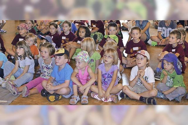 Viele Kinder schnuppern Ferienluft