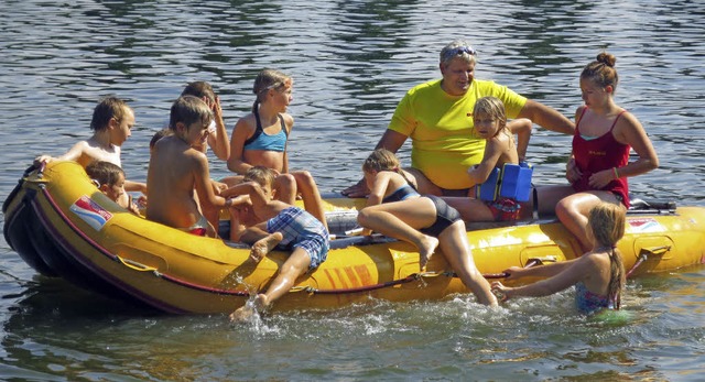 Die DLRG Denzlingen/Vrstetten machte ...r, die auf dem Silbersee Spa hatten.   | Foto: Tobias Meihofer