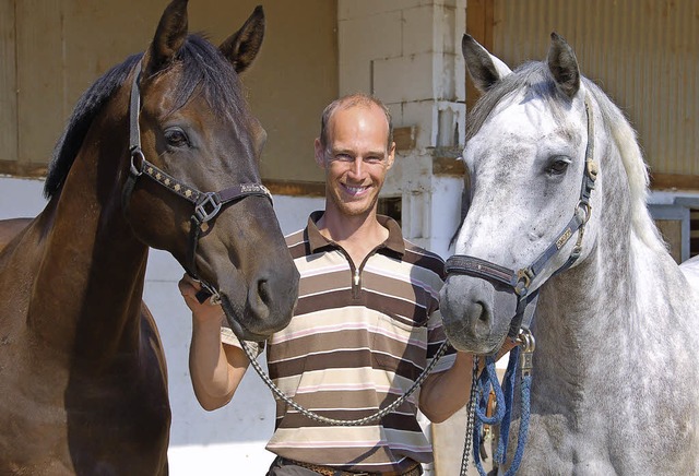 Fr das groe Reitturnier am Wochenend...n tglich mit Cayman (links) und Cora.  | Foto: Andrea Steinhart