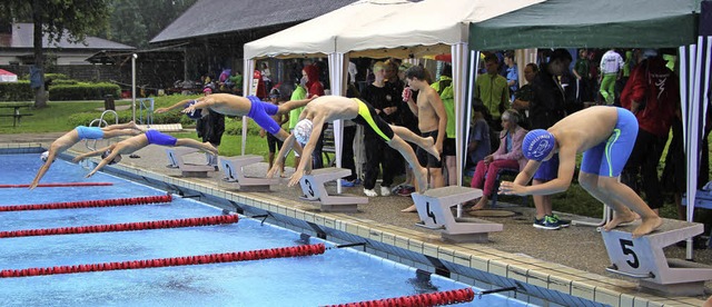 An Nsse gewohnt, strte Regen die Schwimmsportler nicht.  | Foto: Sigmund