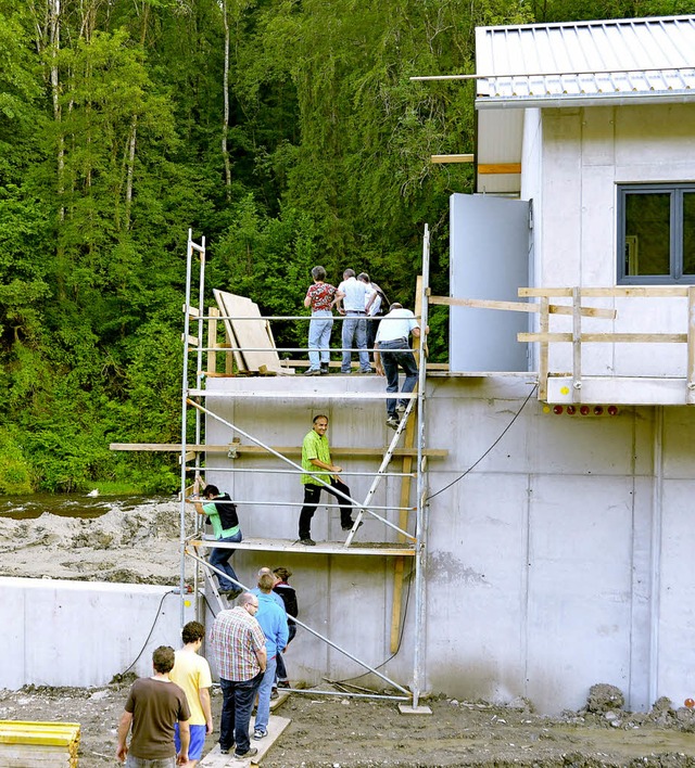 Baustellenbesichtigung: ber den Forts...mierte sich der Wutacher Gemeinderat.   | Foto: Khnemund