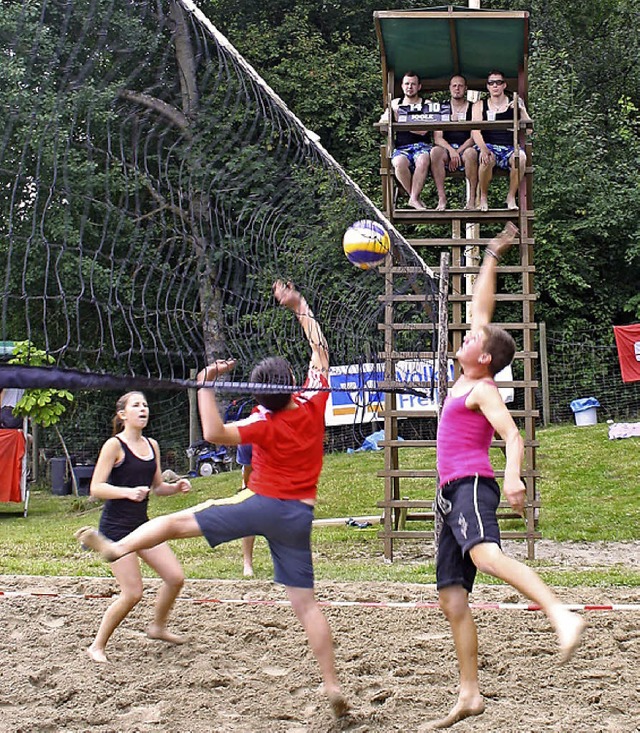 Jeder Punkt war beim Beachvolleyballturnier hart umkmpft.  | Foto: Inken Kramer