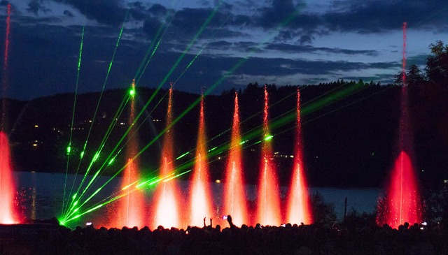 Bunte Lasershow: Die Aquatique Show machte 2013 erstmals Station in Titisee.   | Foto: hochschwarzwald tourismus