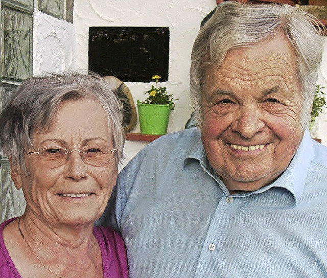 Seit 50 Jahren verheiratet sind   Inge und Klaus Dbele.   | Foto: Werner Probst