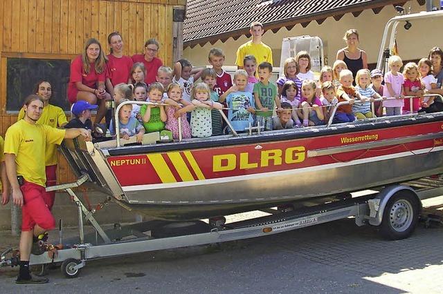 Lebensretter zu Besuch im Kindergarten