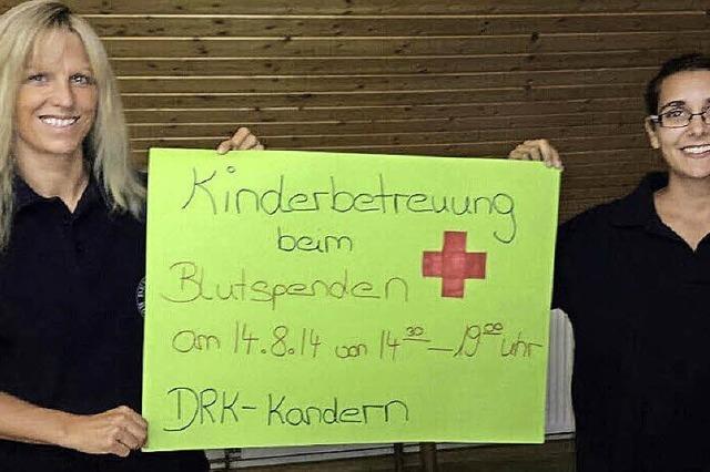 Basteln, whrend die Eltern Blut spenden