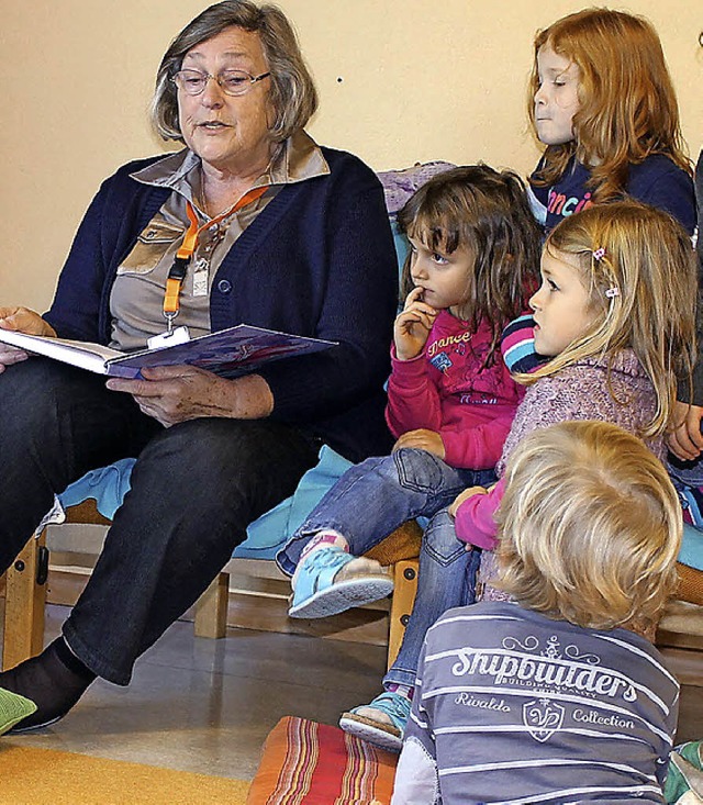 Fesselnd: Lesestunde mit Lesepatin Karin Grothe  | Foto: Stadt Ettenheim