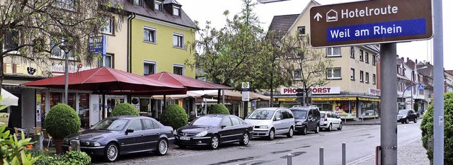 Bushaltestelle als Autoparkplatz: Ein ...as offenbar nur selten geahndet wird.   | Foto: Hinze