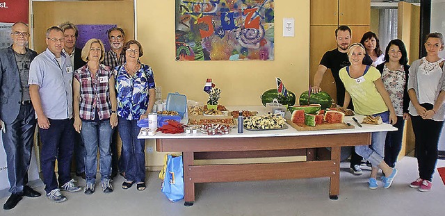 Gut gedeckt war der Tisch beim Caritas-Familienpicknick  in Zell.   | Foto: ZVG