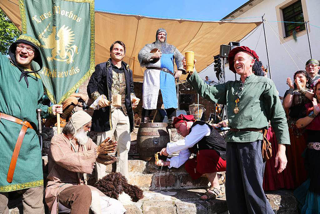 Mittelalterliches Treiben bei den Schlossfestspielen In Schmieheim