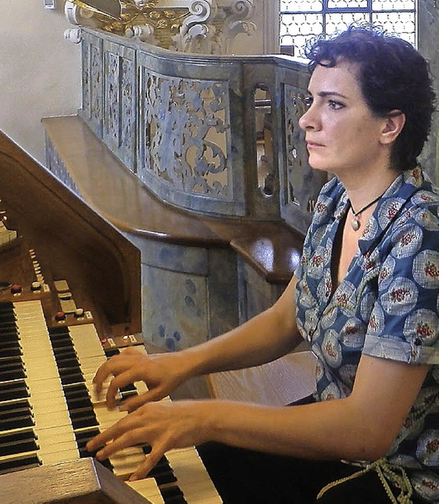 Bernadetta Sukovskadas an der Orgel in St. Peter   | Foto: Hartwig Kluge