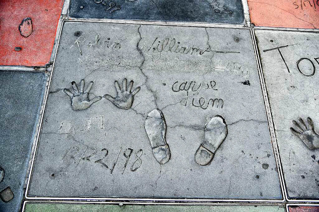1998 wurde Robin Williams mit Hand- und Fuabdrcken vor dem TCL Chinese Theatre in Hollywood geehrt.