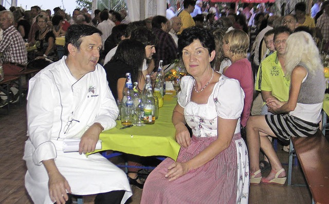 Henriette und Herbert Scherzinger bei ...er des Hotel-Restaurants Riegeler Hof.  | Foto: Helmut Hassler