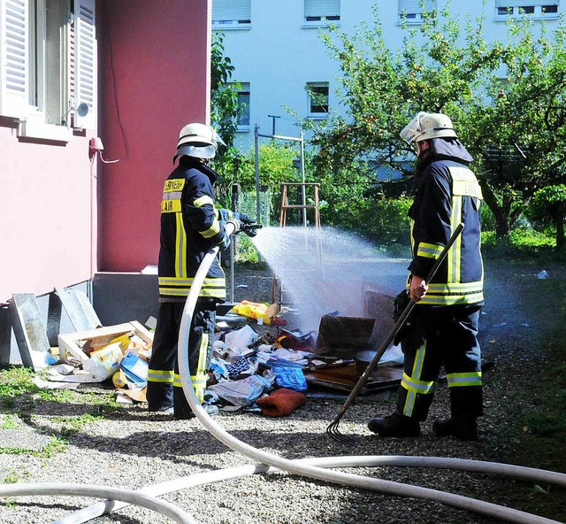Die Lahrer Feuerwehr hatte den Brand rasch unter Kontrolle.  | Foto: WOLFGANG KUENSTLE               