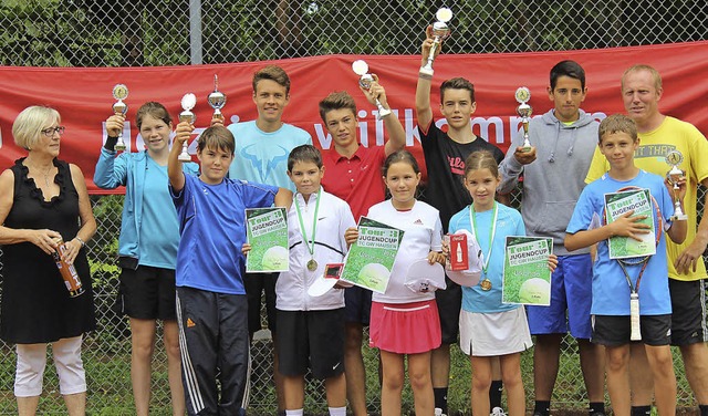 Beim Tour-3-Tennis-Jugendcup, den der ... Urkunden gab&#8217;s fr die Sieger.   | Foto: zvg