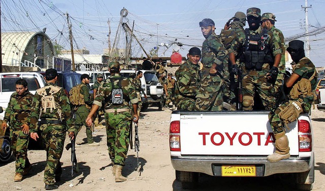 Auch schiitische Milizen untersttzen die Armee im Nordirak.  | Foto: dpa