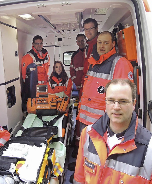 DRK Ortsverein Elzach übernimmt Rettungsfahrzeug - Elzach - Badische ...