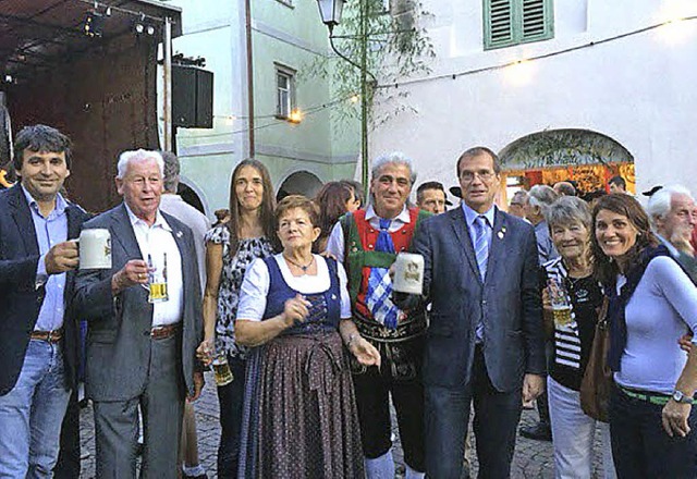 Rheinfelder feiern das 40. Laubenfest in Neumarkt.  | Foto: ZVG