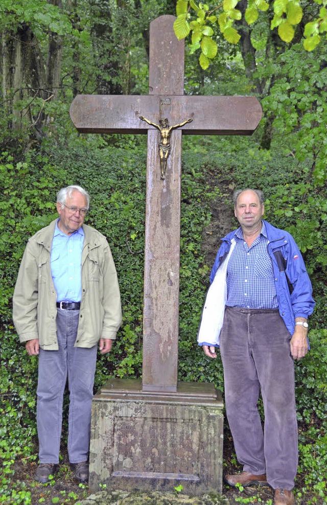 Der glcklichen Heimkehr gewidmet: Sie...e Kreuze auf der Gemarkung Inzlingen.   | Foto: Ansgar Taschinski