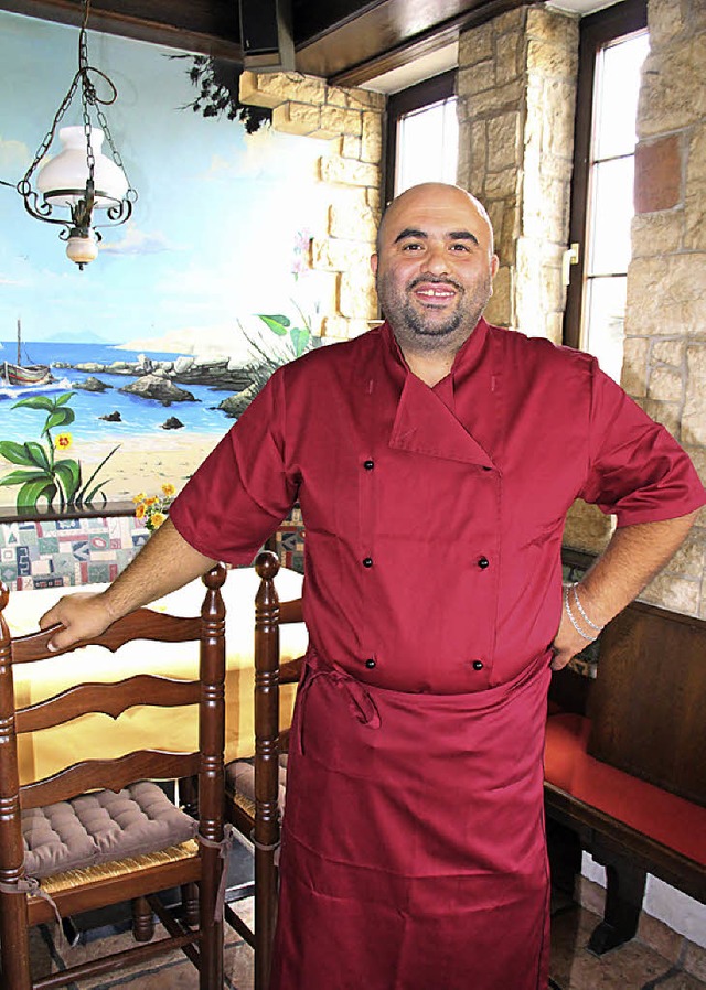 Feridun Yildiz kocht im Istanbul Grillhaus, das heute um 11 Uhr neu erffnet.  | Foto: Gerda Oswald