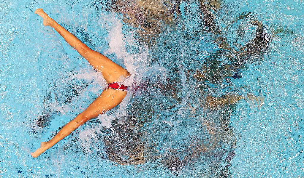Tanz und Akrobatik im Wasser: Synchron-Schwimmerinnen bei der Schwimm-EM in Berlin