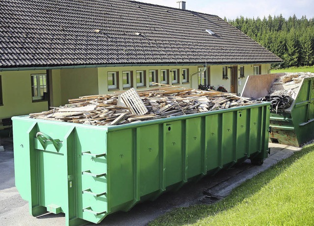 Im ehrenamtlichen Einsatz wurden am Fr...groe Container wurden dabei gefllt.   | Foto: Wilfried Dieckmann