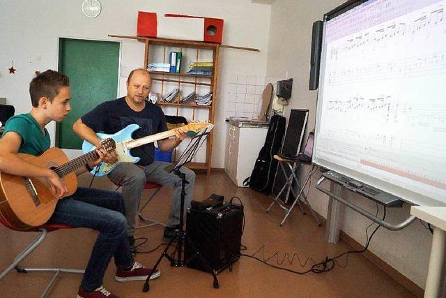 Musiziert wird im Klassenzimmer