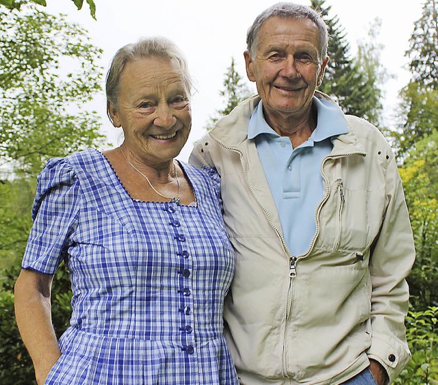 Ottmar Thoma mit Ehefrau Margret, die ...sem Jahr ebenfalls 75 Jahre alt wurde.  | Foto: Joachim Frommherz