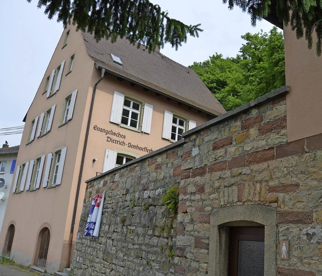 Das evangelische Bonhoeffer-Haus in Is...ndgemeinde hat den Zuschlag bekommen.   | Foto: M. Schopferer