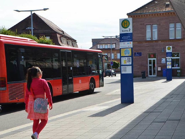 Die roten Regional-Busse werden wenige...t in einem Brief an den Zweckverband.   | Foto: Gerhard Walser