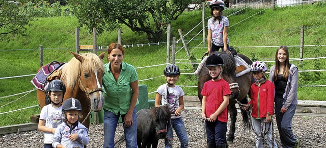 Erlebnisse rund ums Pferd bot Annette ...f (rechts) half bei der Betreuung mit.  | Foto: Reinhard Cremer