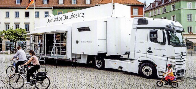 Groe Politik, groer Wagen &#8211; das Infomobil des Bundestages   | Foto: Privat