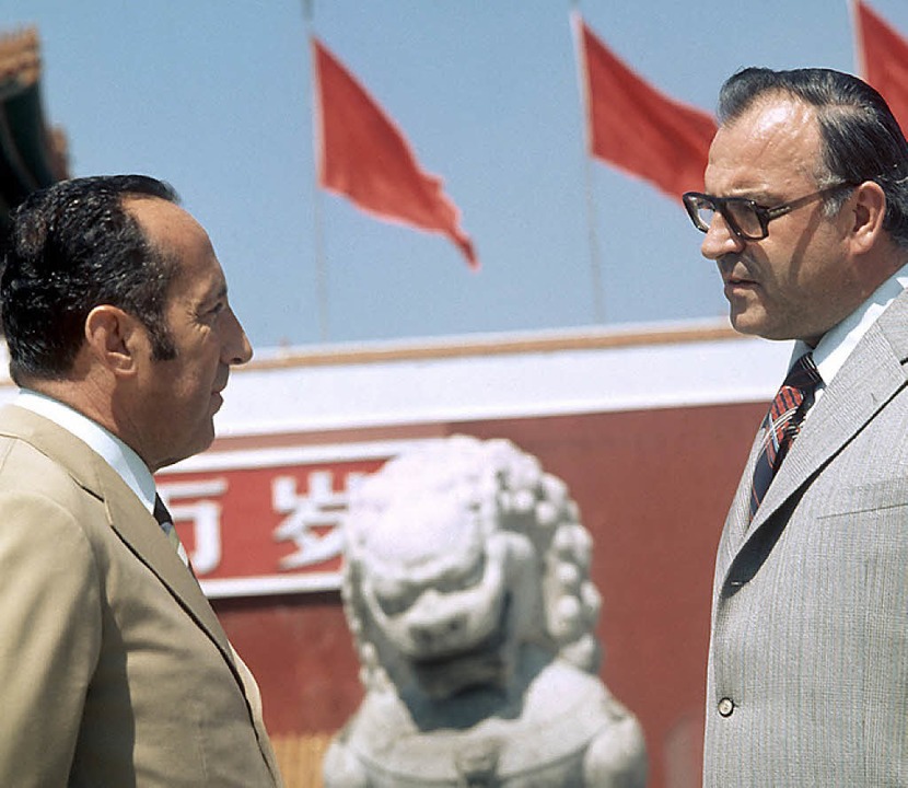 Scholl-Latour 1974 mit Helmut Kohl in Peking  | Foto: dpa