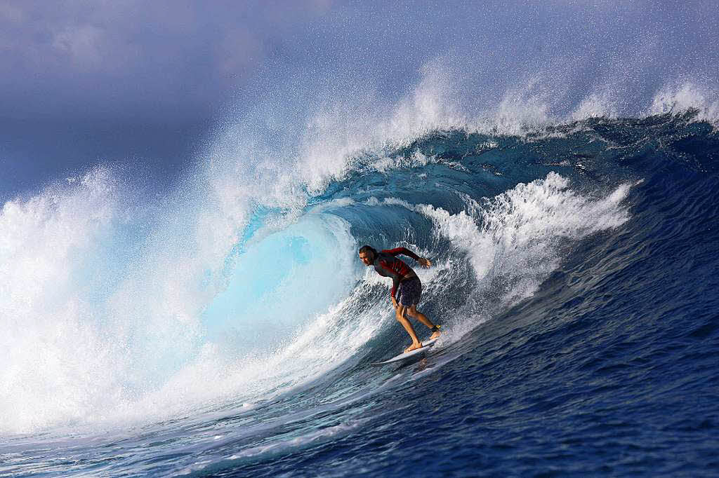 Teahupoos Ruf kommt nicht von ungefhr: Die Welle bricht mit unglaublicher Gewalt in sehr seichtem Wasser. Nur die besten Surfer der Welt trauen sich bei groen Bedingungen in diese Welle.