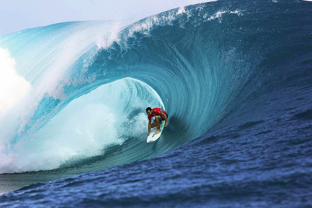 Der zweifache Surfweltmeister Joel Parkinson aus Australien in der Tube