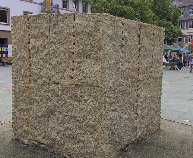 &#8222;Granit Rosa Porrino&#8220; ist ...ktplatz, bekannt als Rckriem-Wrfel.   | Foto: Barbara Ruda