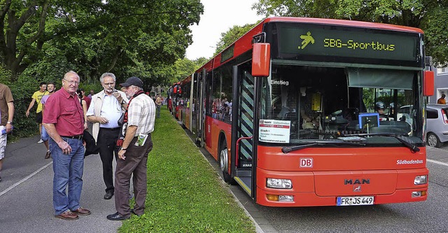 Treue  Schlachtenbummler nutzen den SC-Freiburg-Fanbus  | Foto: Sb-bus