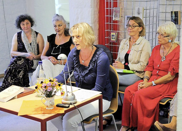 Heidrun Hurst liest aus ihren historischen Romanen.  | Foto: Wolfgang Knstle