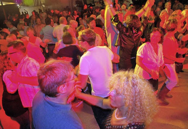 Beim Weinfest in Breisach ldt ein abw...sikprogramm zum Rocken und Tanzen ein.  | Foto: Archivfoto: Benjamin Bohn