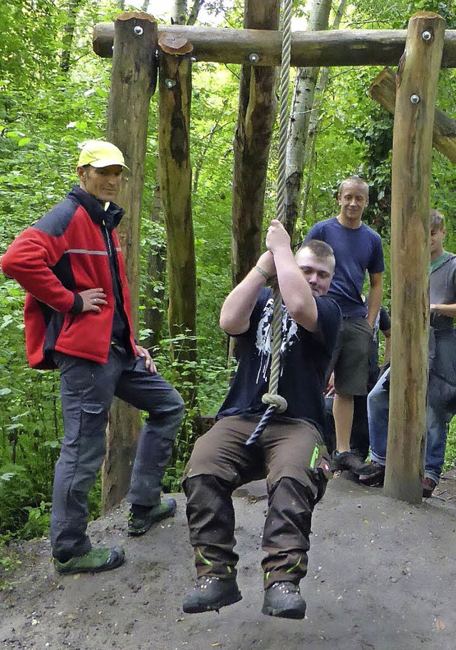 Im Seil zu hngen, macht Spa.  | Foto: Dieter Fink