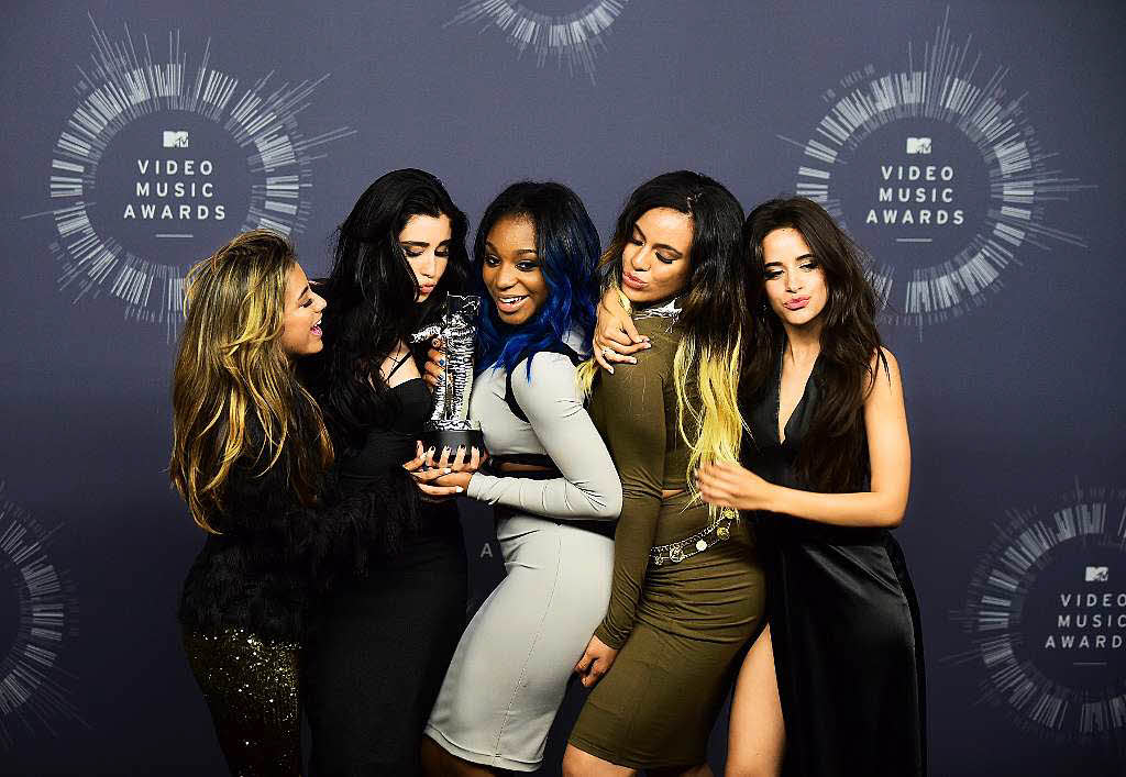 Fifth Harmony erhielten den Award „Artist to Watch“ fr „Miss Movin’“