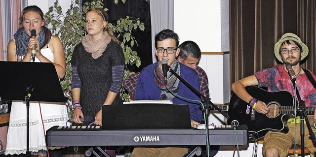 Jan Schlenker (am Keyboard) musizierte... das abgelehnte Visum noch verzgert.   | Foto: Bettina Schaller