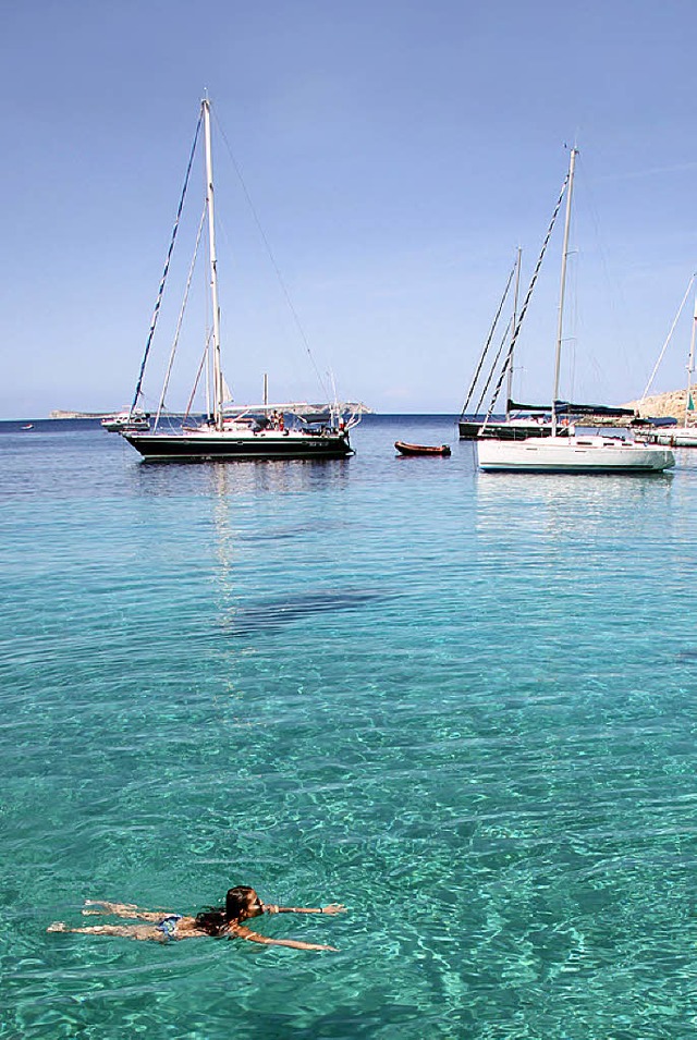 <ppp> </ppp>dann doch lieber an die Sonne und baden.   | Foto: Sattelberger/dpa