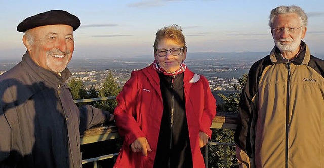 Franz-Josef Vollmer, Gabi Faller und P...Aussicht vom Rokopfturm aus genieen.  | Foto: Tobias Meihofer