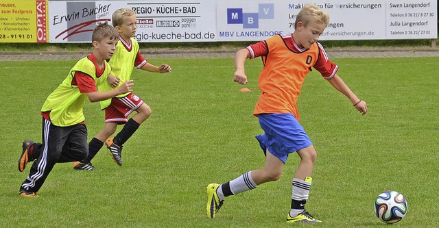 Nix wie hinterher: Gleich 17 Kinder zw...C Huttingen um Urkunden und Medaillen.  | Foto: Marco Schopferer