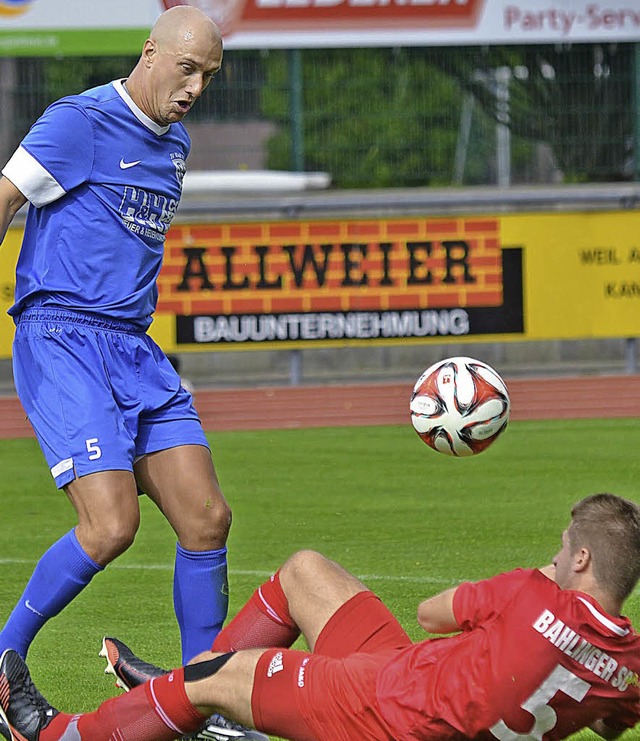 Auf Kapitn Fabian Kluge (links) und d...Rheinfelden die nchste schwere Hrde.  | Foto: Jochen Dippel