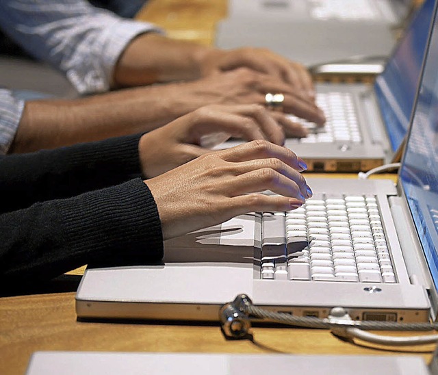 Welche Knpfe drckt man zu welchem Ze...? Der Computerkurs zeigt wie es geht.   | Foto: Promo