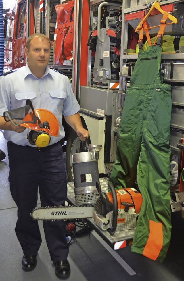 Stephan Schepperle mit Spezialhelm, Sc...tzten Wochen kam das oft zum Einsatz.   | Foto: Sabine Ehrentreich