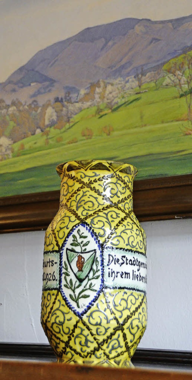 Die dem Ehrenbrger Karl Nees gewidmete  Vase  | Foto: Markus Maier